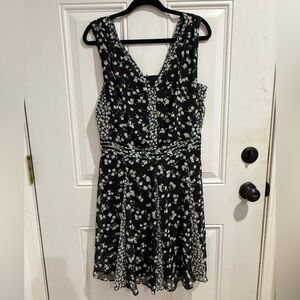 Simply Vera Vera Wang Dress. Size Medium.